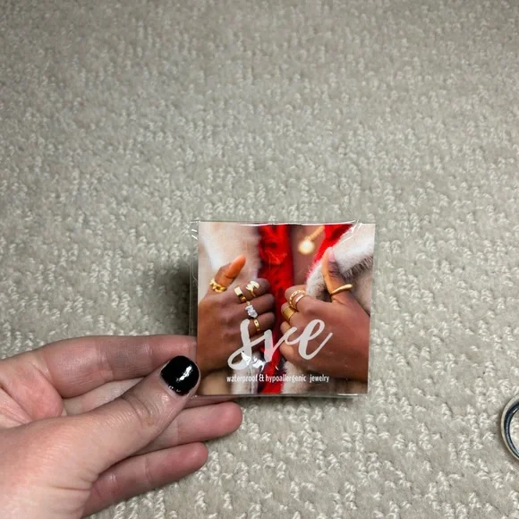 Silver Ring - Picture 3 of 4